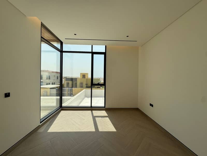 Spacious 5-BR|Majlis & Maids Room| Garden - Image 11