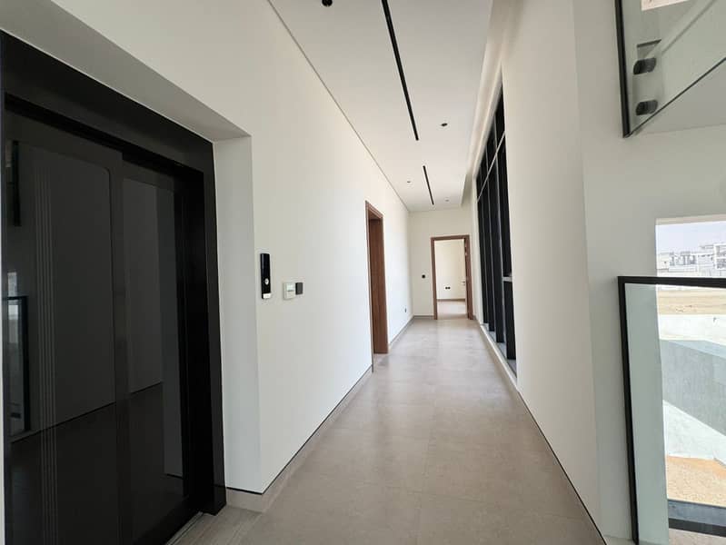 Spacious 5-BR|Majlis & Maids Room| Garden - Image 15