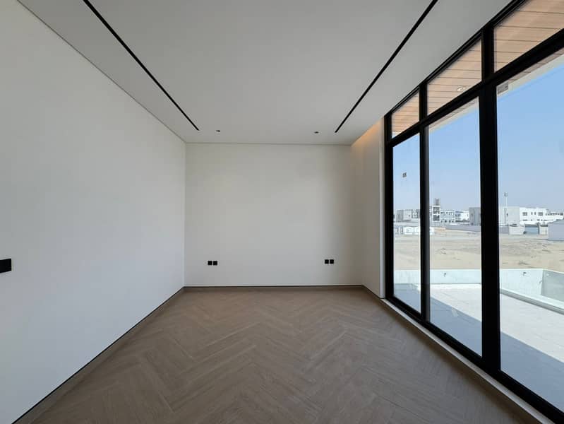 Spacious 5-BR|Majlis & Maids Room| Garden - Image 16