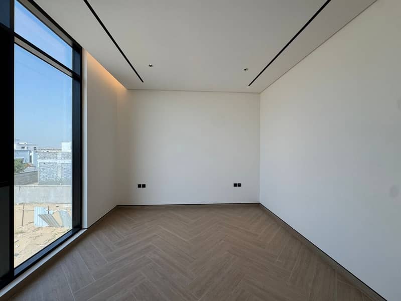 Spacious 5-BR|Majlis & Maids Room| Garden - Image 17