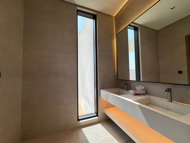 Spacious 5-BR|Majlis & Maids Room| Garden - Image 22