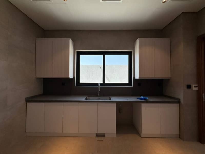 Spacious 5-BR|Majlis & Maids Room| Garden - Image 23