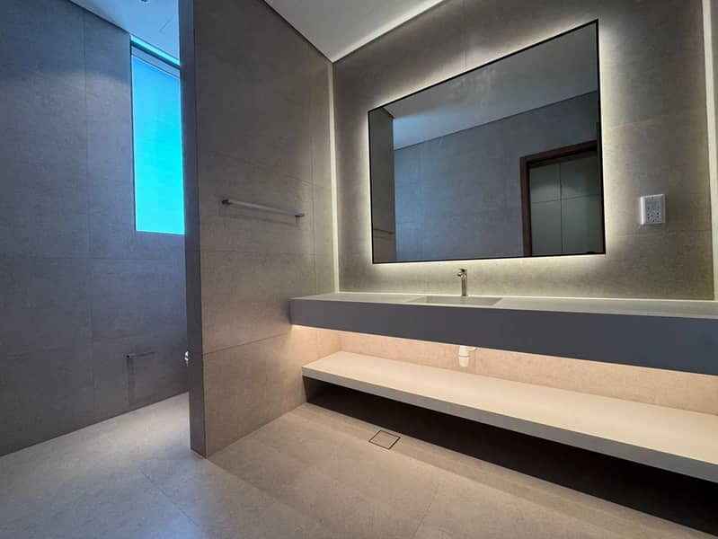 Spacious 5-BR|Majlis & Maids Room| Garden - Image 31