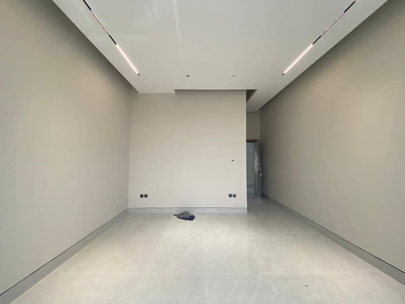 4BR VILLA | MAJLIS & HALL | MAID ROOM - Image 7