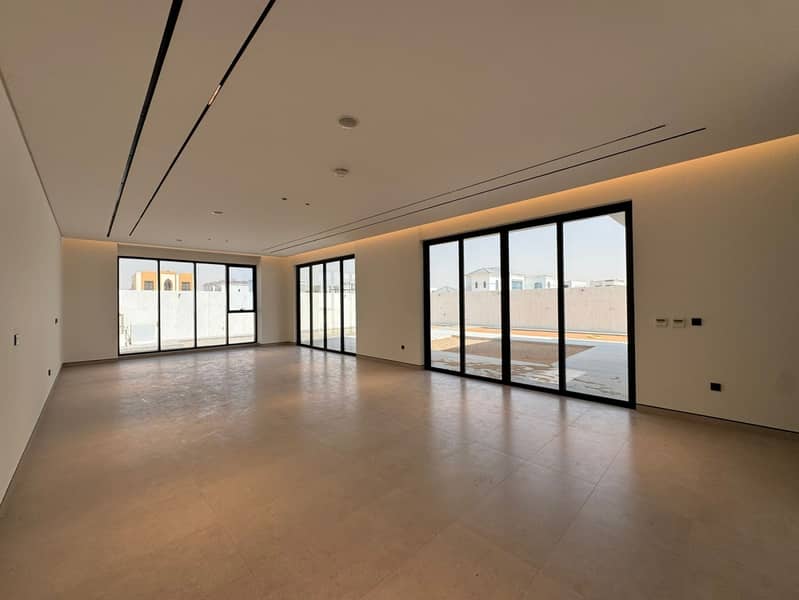 Spacious 5-BR|Majlis & Maids Room| Garden