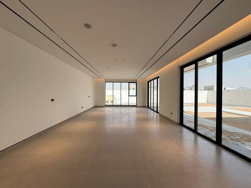 Spacious 5-BR|Majlis & Maids Room| Garden - Image 6