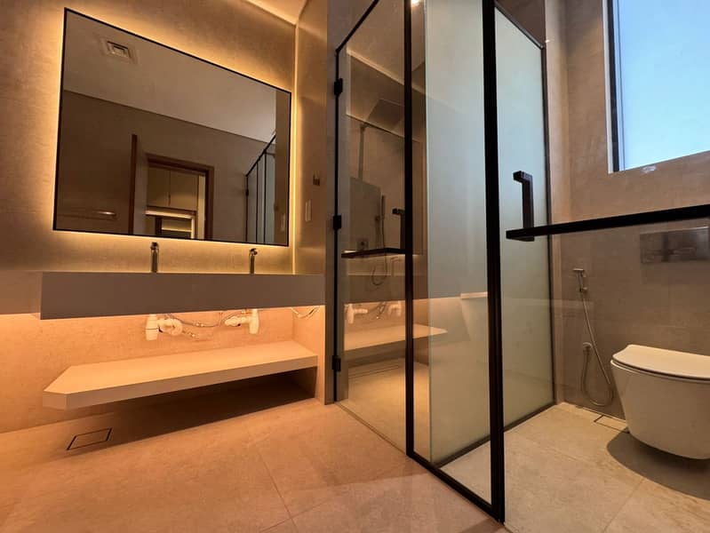 Spacious 5-BR|Majlis & Maids Room| Garden - Image 29