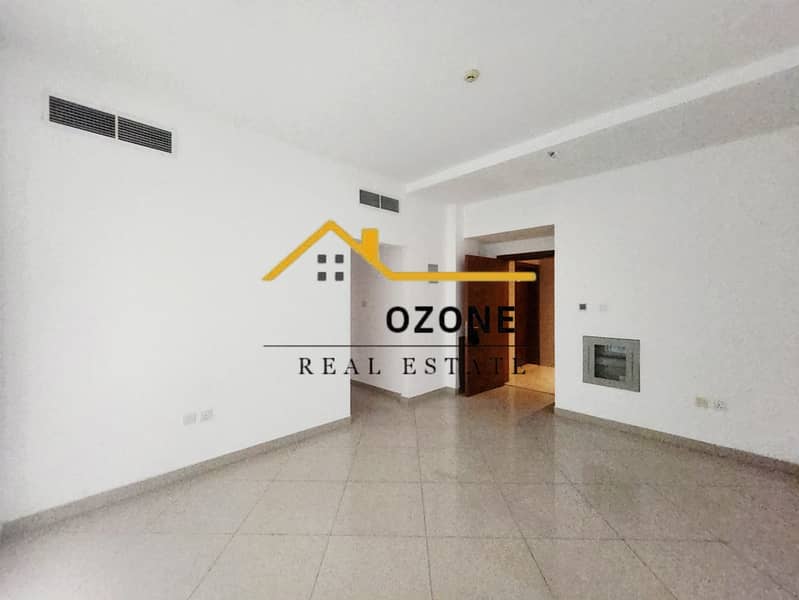 Limited TIME DEAL ~ 6 CHEQUES PAYMENT ~ 15 DAYS FREE ~ FREE PARKING OUTSIDE