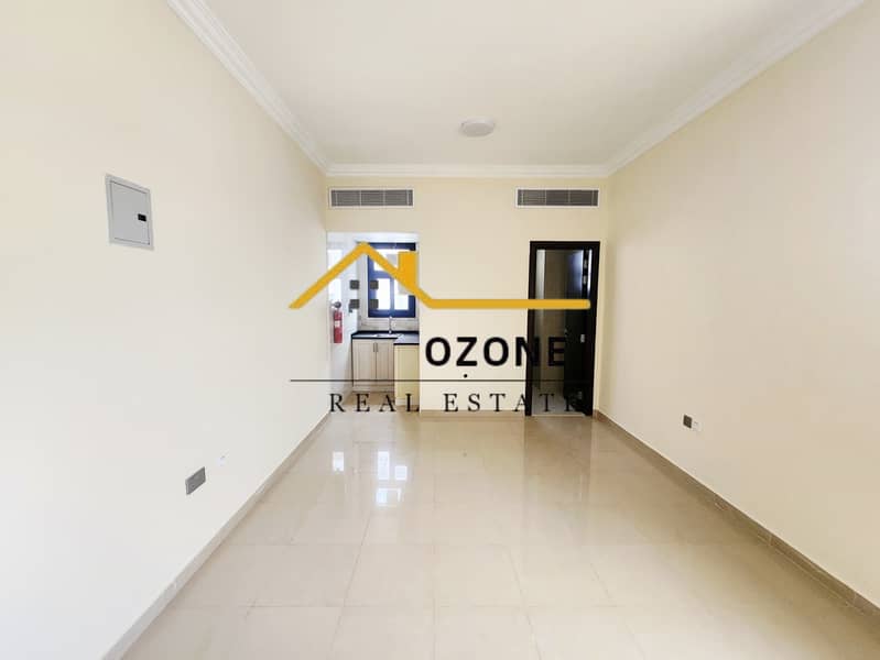 GRAB FAST ~ 6 CHEQUES PAYMENT ~ SEPARATE KITCHEN ~ FREE PARKING