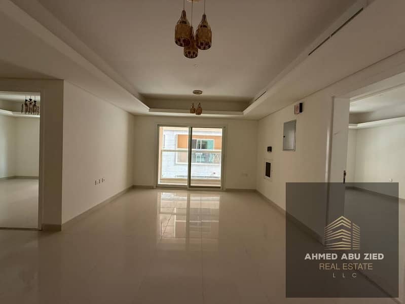 Three-Bedroom Apartment with Living Room for Annual Rent – Al Muweihat 3, Ajman