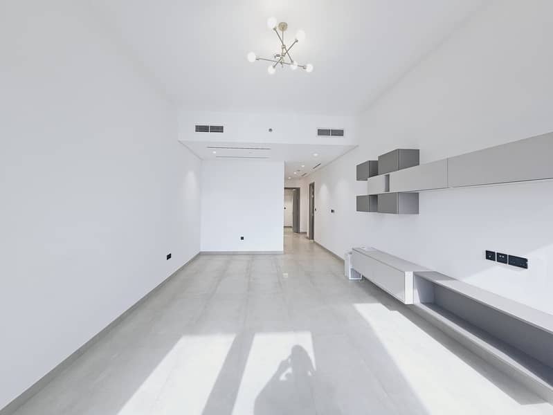 Spacious 2 BHK With Maids Room | Prime Location