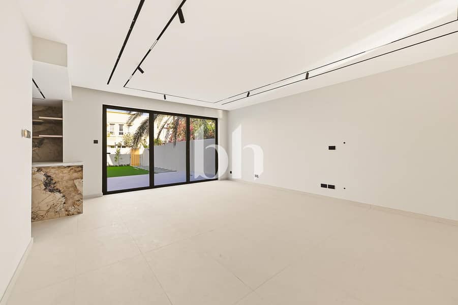 3 images image img