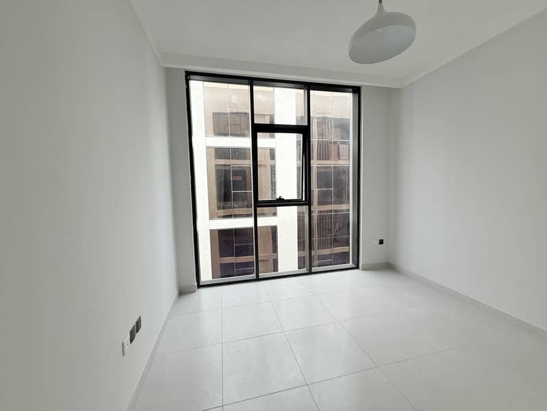 LEVISH 2bhk 3washroom with balcony storeroom Waldrop in school aera Muwaileh Sharjah