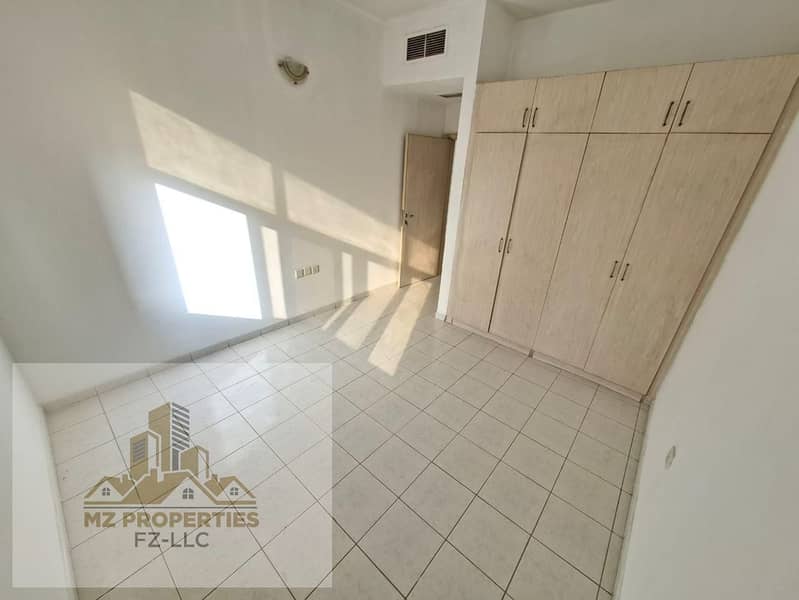 Grand offer 1bhk neat and clean building only 30000