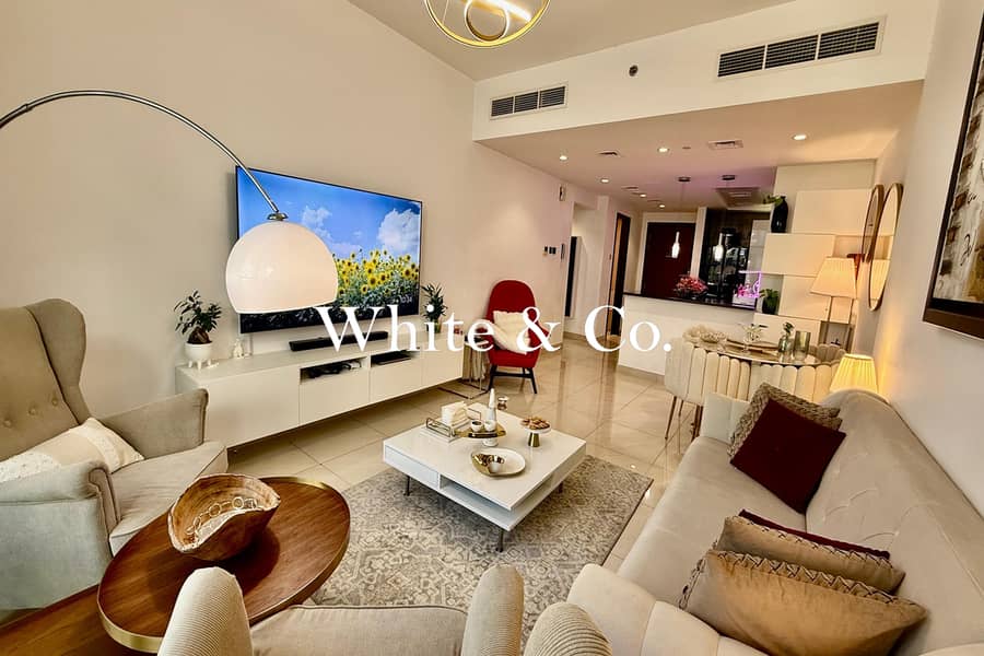Vacant on Transfer | Pool View | Spacious Vacant on Transfer | Pool View | Spacious