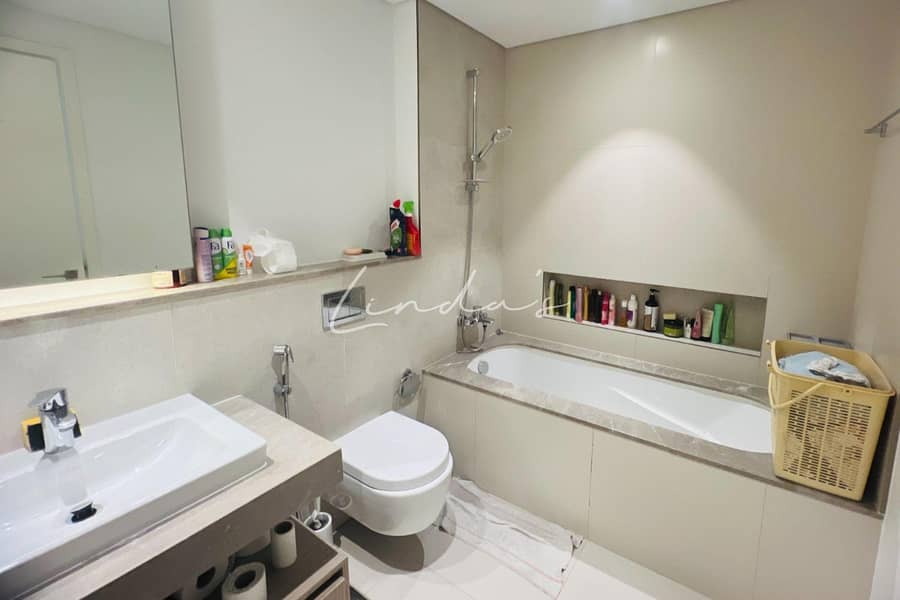 8 images image img