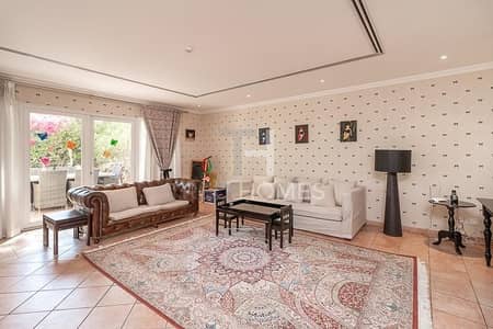 Beautifully Upgraded Corner Townhouse Beautifully Upgraded Corner Townhouse