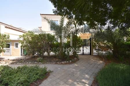 Quiet Corner Villa | Stunning Garden Quiet Corner Villa | Stunning Garden