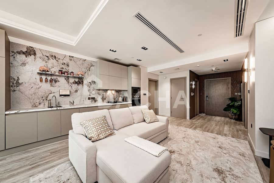 Stunning Open Sea View | Upgraded | Vacant Stunning Open Sea View | Upgraded | Vacant