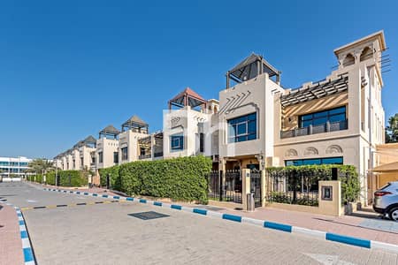 5 Schlafzimmer Villa zum zur Miete in Jumeirah, Dubai - Villa in Jumeirah,Jumeirah 3,Roda Beach Resort Villas, 5 schlafzimmer, 1100000 AED - 14621904 5 Schlafzimmer Villa zum zur Miete in Jumeirah, Dubai - Villa in Jumeirah,Jumeirah 3,Roda Beach Resort Villas, 5 schlafzimmer, 1100000 AED - 14621904