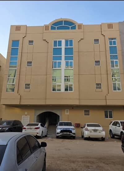 Building para en Alquiler en Muwaileh Commercial, Sharjah - صورة بناية من لامام. jpeg Building para en Alquiler en Muwaileh Commercial, Sharjah - صورة بناية من لامام. jpeg