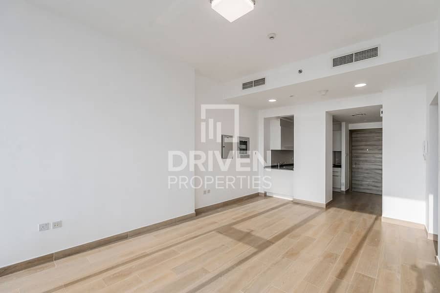 Low Floor | Ready to move in | 4 Cheques Low Floor | Ready to move in | 4 Cheques