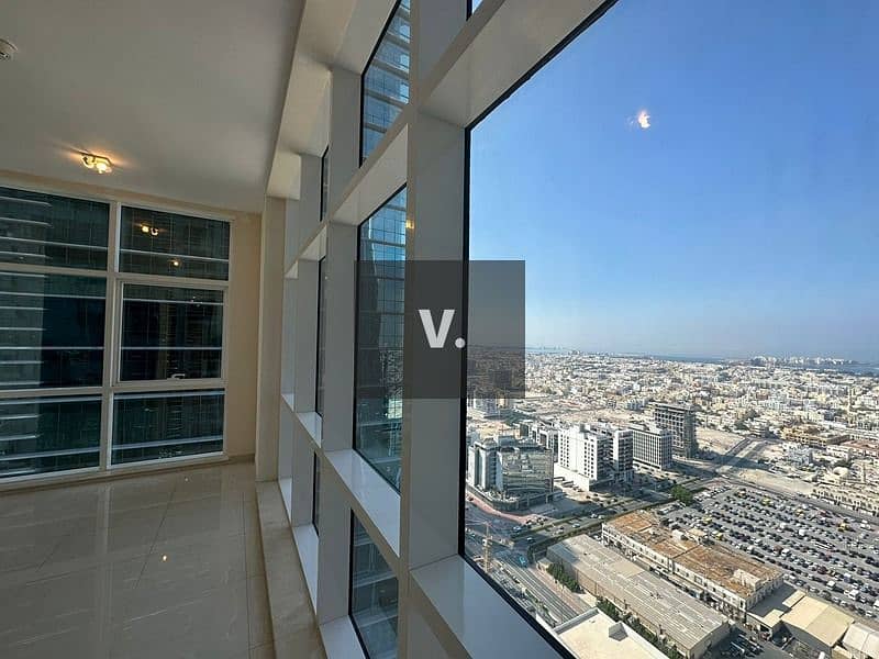 Big Layout | Close to Metro |Popular Bldg