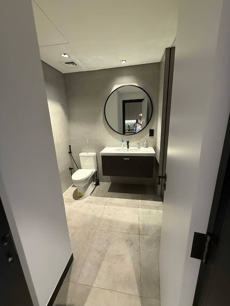 8 15 Northside Studio Bathroom. jpg