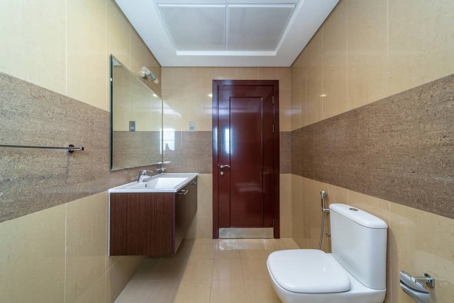 4 7R200002. jpg