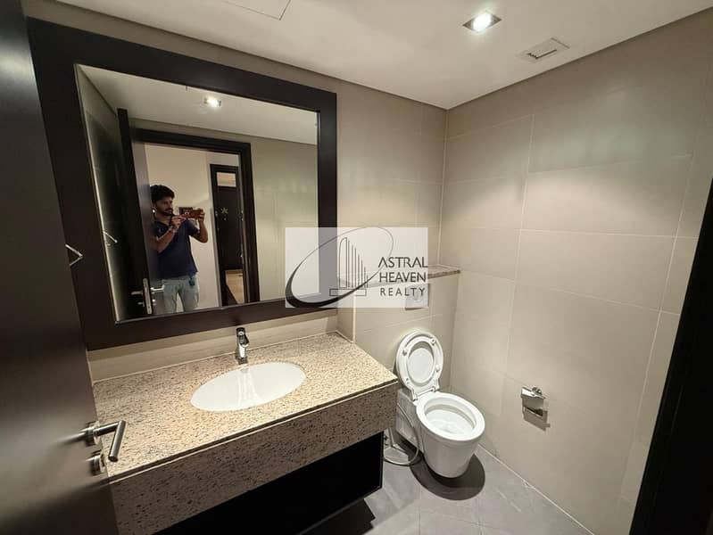 15 c288b329-5e81-43e1-8328-1d8aed5a3712. jpg