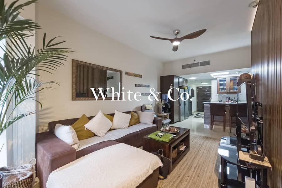 Full Lake View|Under Market|Partly Upgraded Full Lake View|Under Market|Partly Upgraded