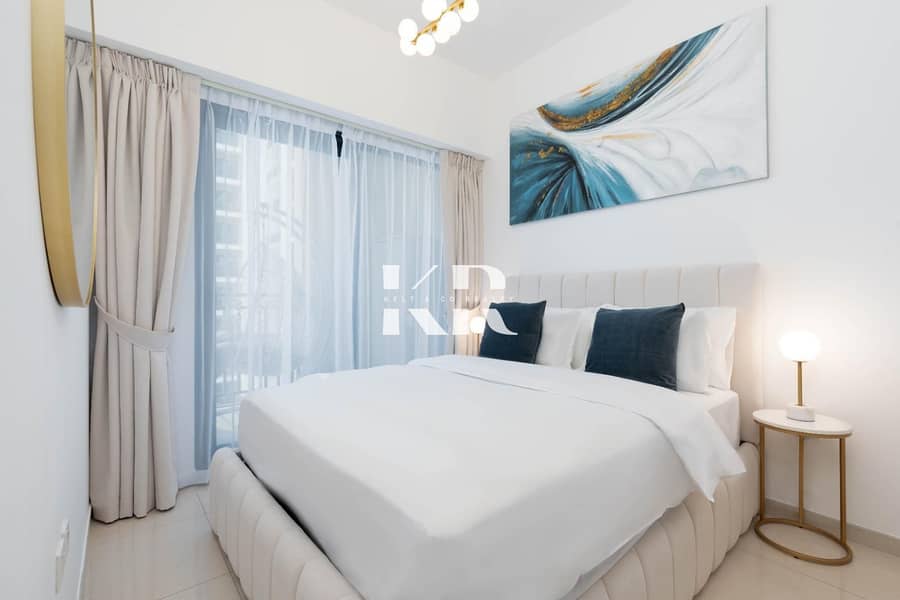 Upgraded | Mid Floor | Pool View | Near Metro