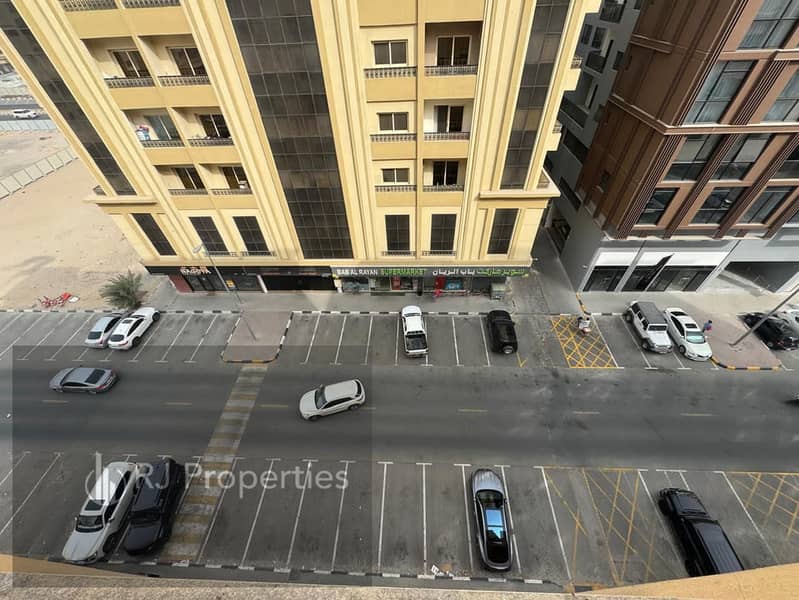 Hot OFFER 3bhk open view balcony waderobe spacious size room waderobe MasterBed parking only jest 68k