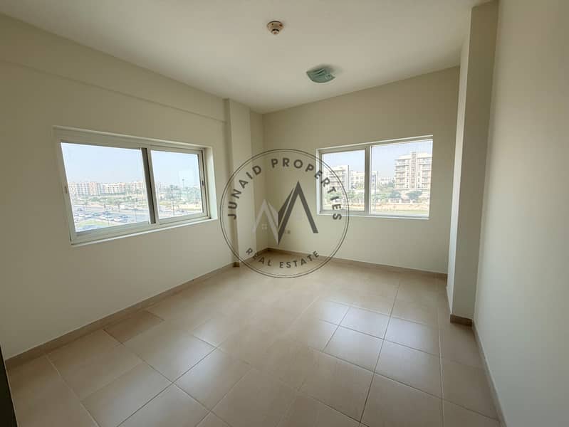 BRAND NEW CONDITION-/// 20 DAYS FREE -/// HUGE APPARTMENT/- PRIME LOCATION-// CLOSE TO AL ZAHIA CITY CENTER