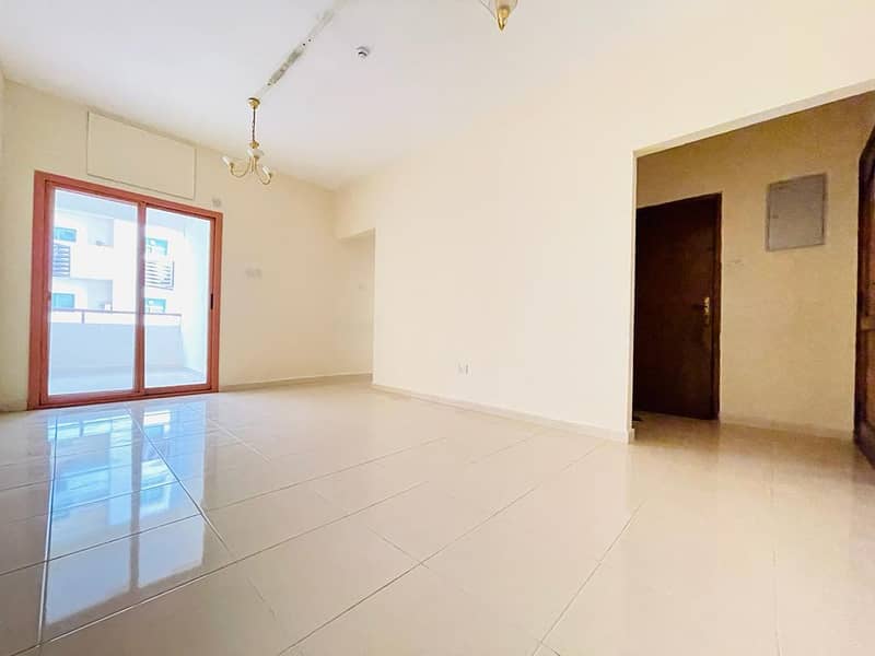 BIGGEST APARTMENT!!2BHK APARTMENT WITH BALCONY AND WINDOW AC AND CENTRALISED GAS JUST IN 32k