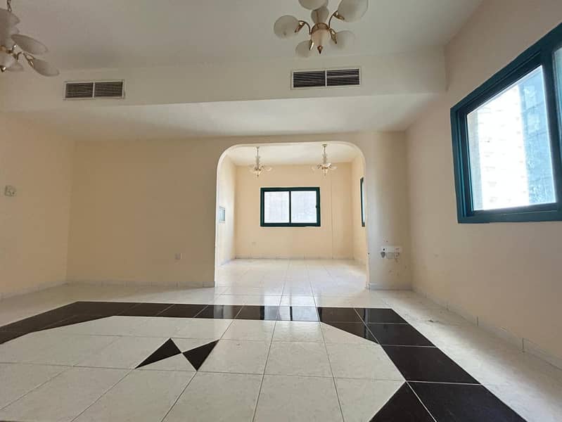 BIGGEST APARTMENT!!3BHK APARTMENT WITH BALCONY AND CENTRALISED AC AND CENTRALISED GAS JUST IN 50k