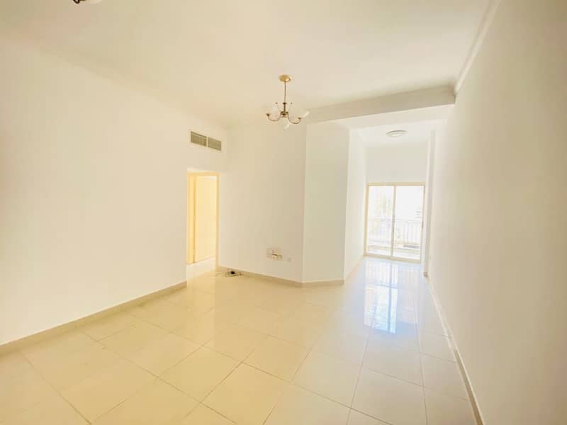 BIGGEST APARTMENT!!2BHK APARTMENT WITH BALCONY AND CENTRALISED AC AND CENTRALISED GAS JUST IN 36k