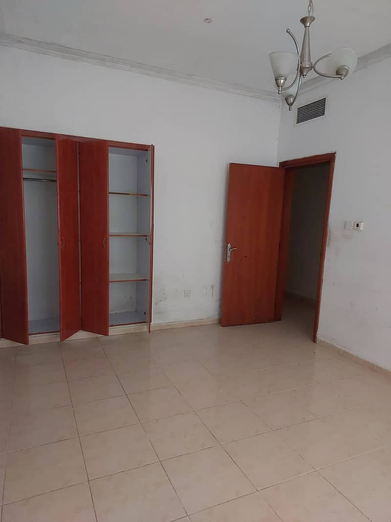 BIGGEST APARTMENT!!2BHK APARTMENT WITH BALCONY AND CENTRALISED AC AND CENTRALISED GAS JUST IN 38k