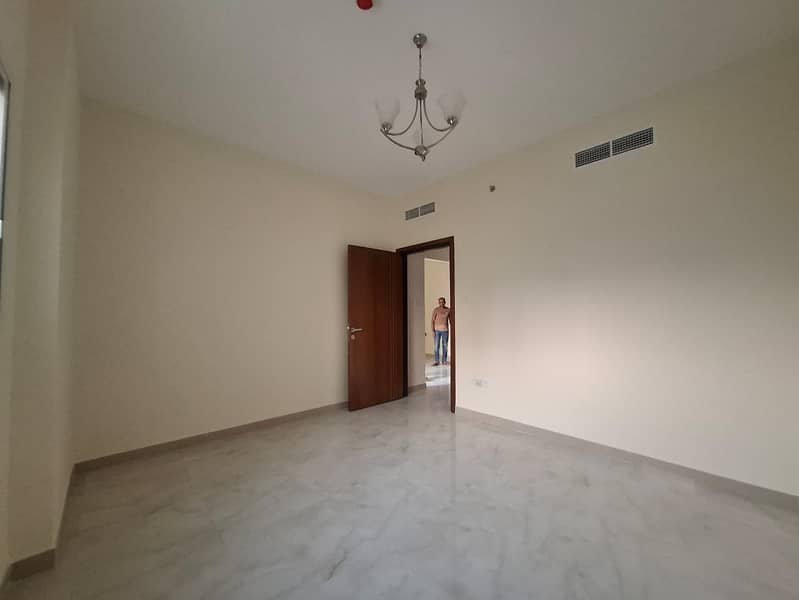 BIGGEST APARTMENT!!BRAND NEW BUILDING!!FREE PARKING!!1BHK APARTMENT WITH BALCONY AND CENTRALISED AC AND CENTRALISED GAS JUST IN 39K