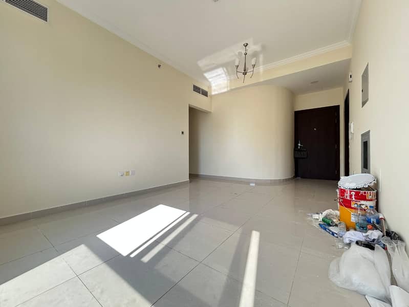 BIGGEST APARTMENT!!PARKING FREE!!1BHK APARTMENT WITH BALCONY AND CENTRALISED AC AND CENTRALISED GAS JUST IN 35k