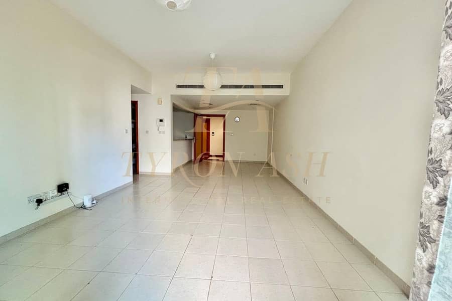 POOL VIEW | CHILLER FREE | SPACIOUS | VACANT