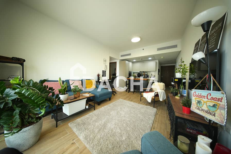 Vacant | Furnished | Mid-Floor | Chiller-Free Vacant | Furnished | Mid-Floor | Chiller-Free