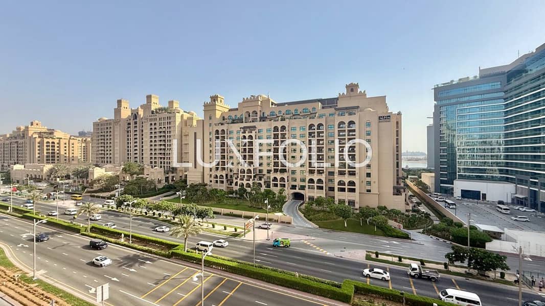 Upgraded I Mid floor I Prime location Upgraded I Mid floor I Prime location