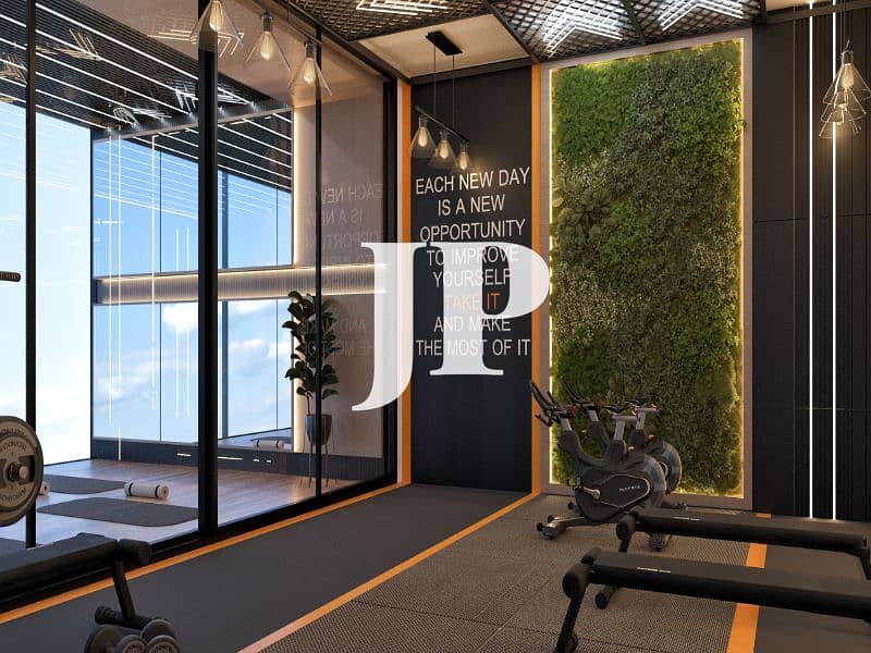 8 CAM 1. jpg