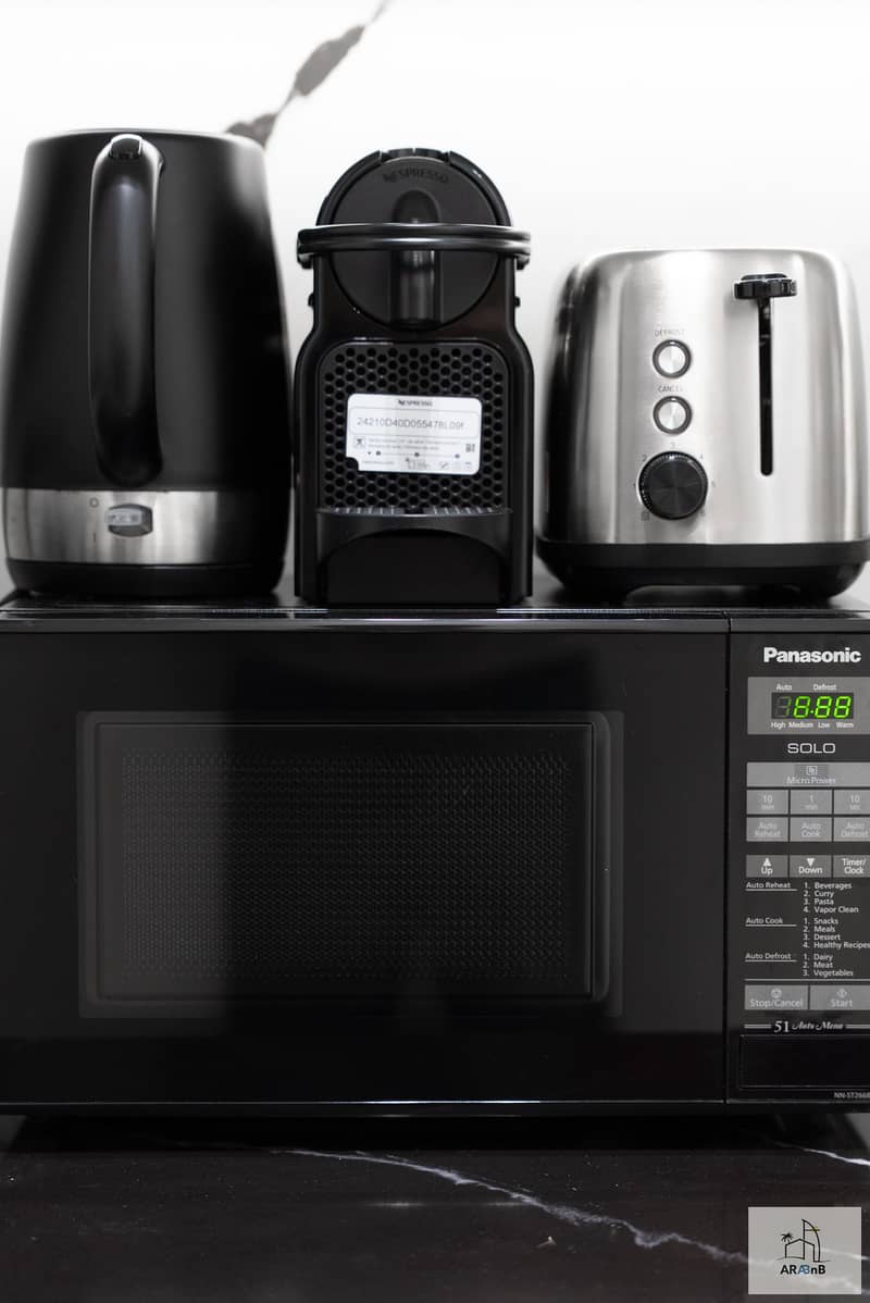22 19 - AirBnB Studio Apartment-39. jpg