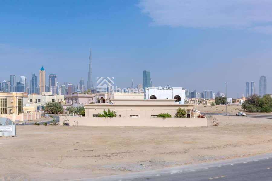 For Family Use Only  3 Bed Room Plus Maid Room Close TO Oasis Center And Al Khail Road