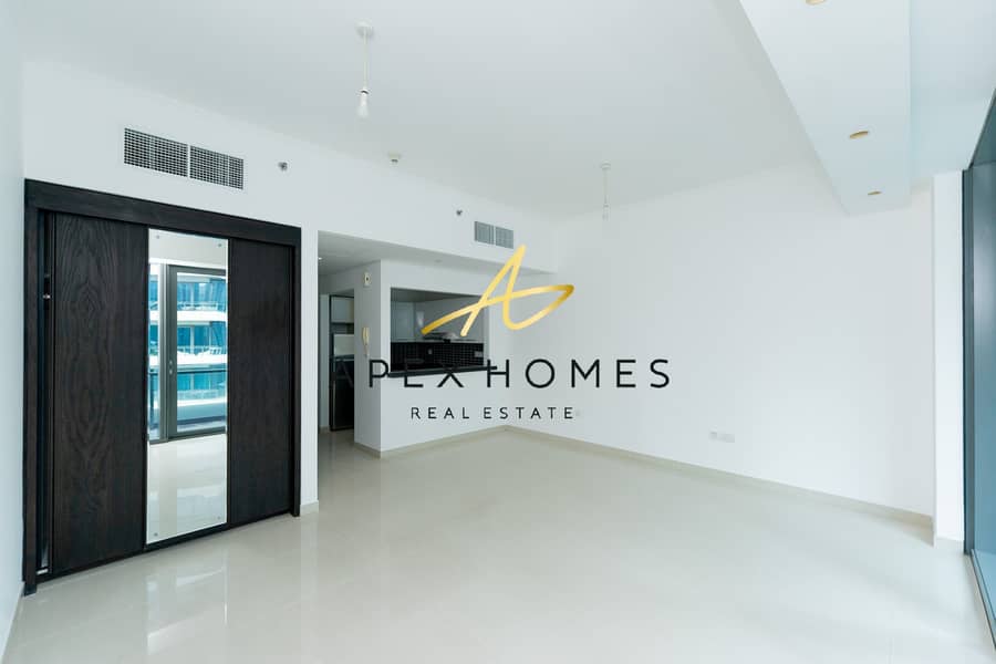 Spacious | Near Marina Mall | Full Marina View Spacious | Near Marina Mall | Full Marina View