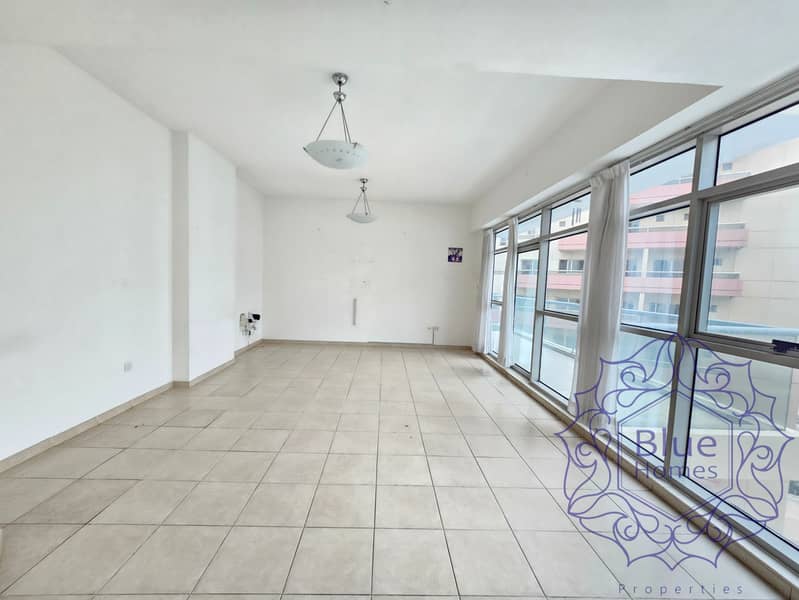 Family living ! 3BR+ laundry room Huge Hall with Terrace balcony open view prime location oud metha