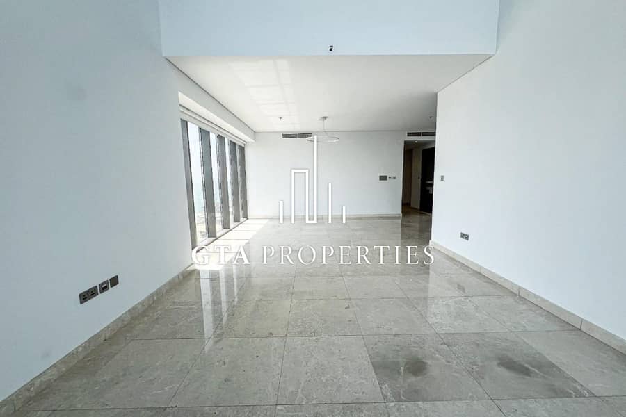 Luxurious Coastal Living | Panoramic Views