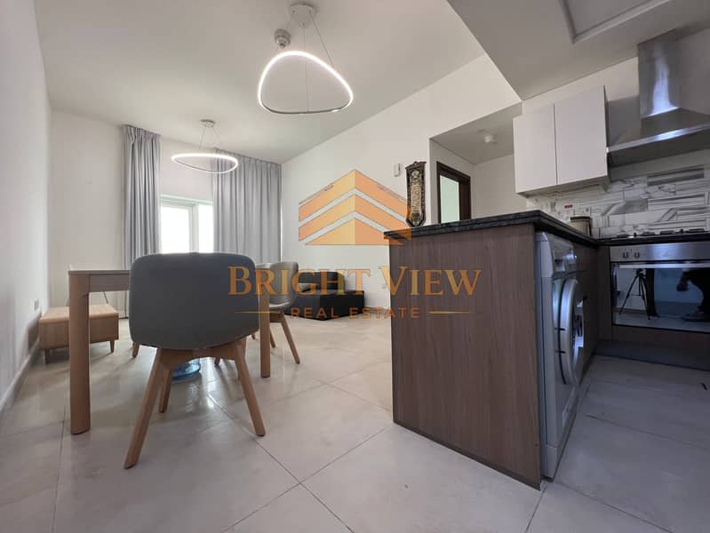 1Br Open Kitchen Chiller Free 2-Balcony 2 Washrooms